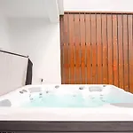South Shore 1 - Jacuzzi - Host & Chill * São Roque