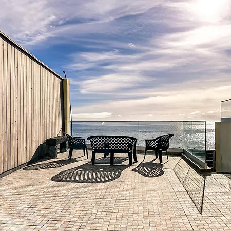 South Shore 1 - Host & Chill Holiday home