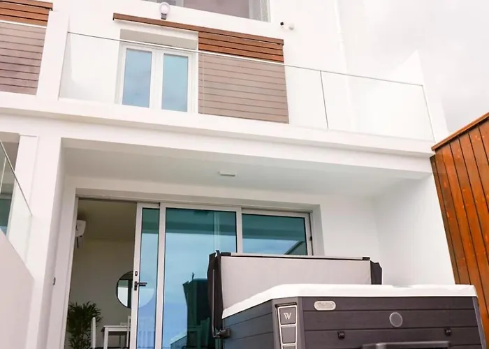 Dom wakacyjny South Shore 1 - Host & Chill